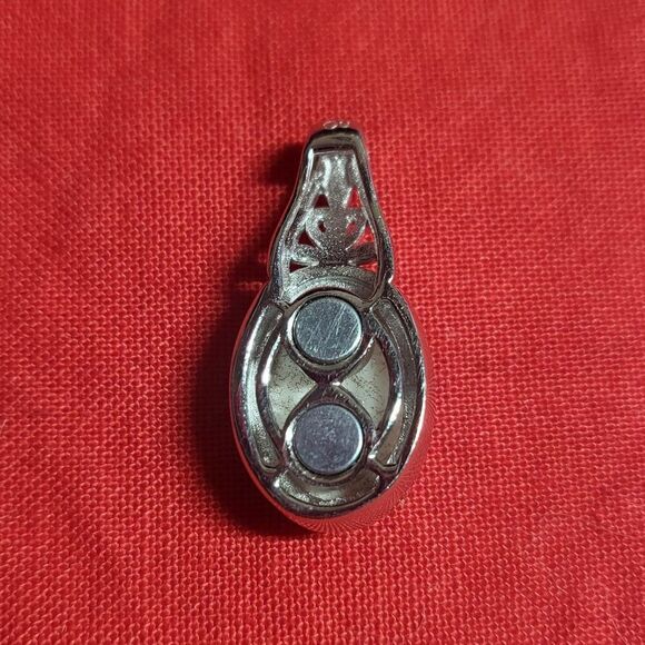 Luna Chalcedony Solitaire Copper Pendant - Picture 4 of 7